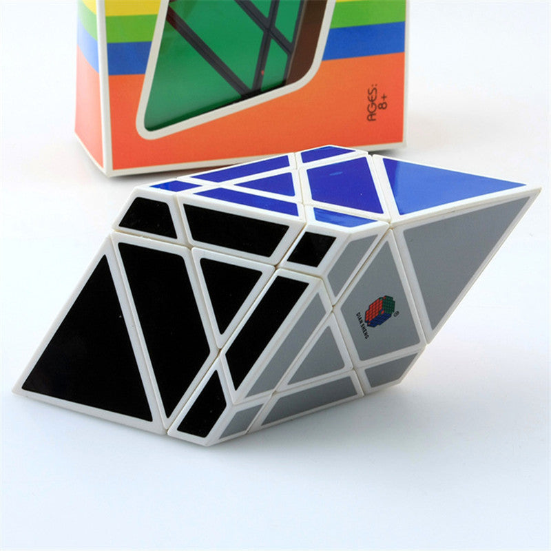 Alien third level old magic cube