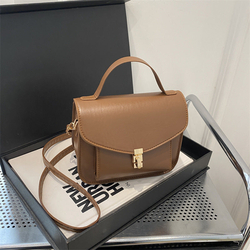 Niche Retro Style Messenger Bag High Sense