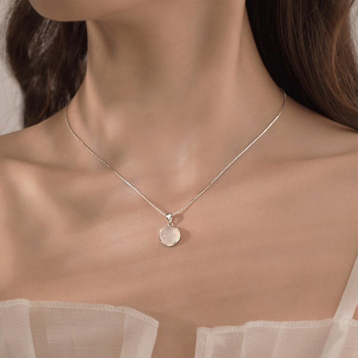 Round Female Geometric Necklace