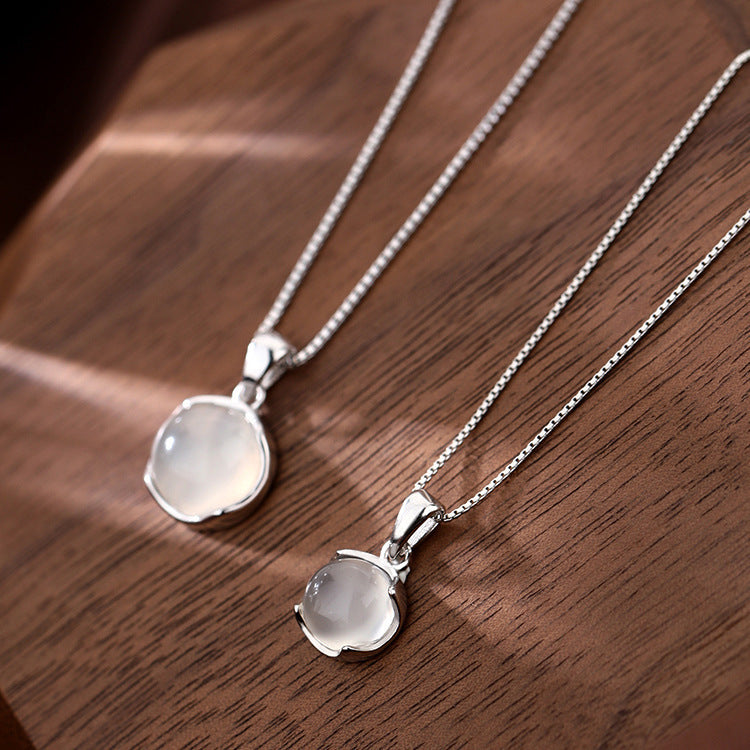 Round Female Geometric Necklace