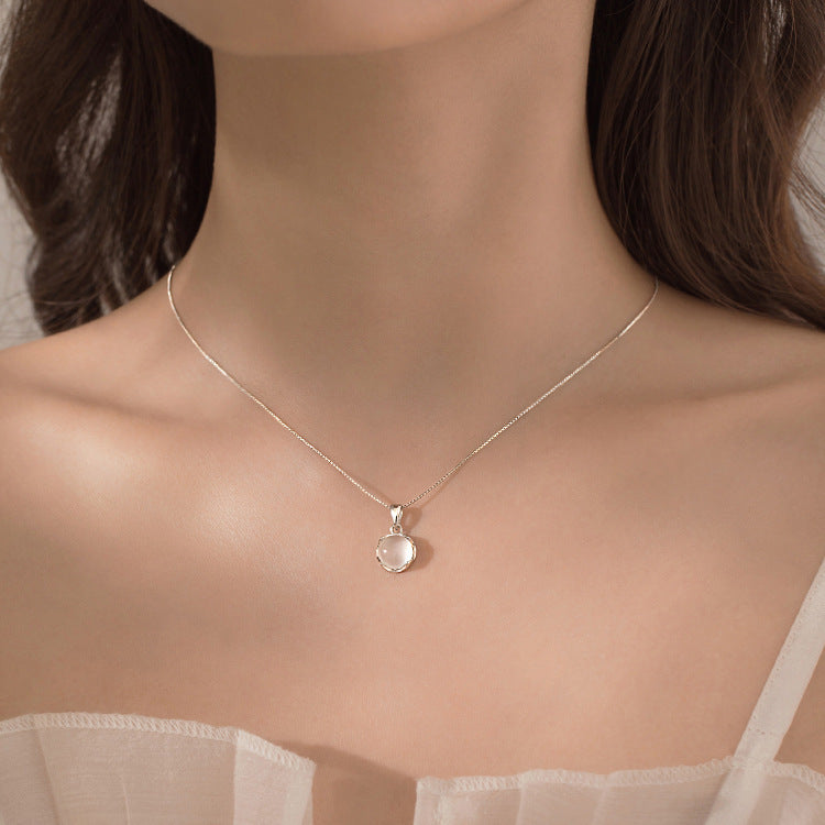 Round Female Geometric Necklace